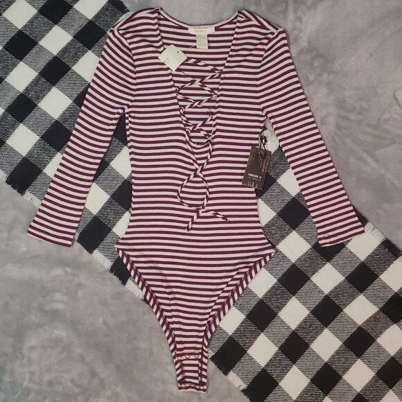 S | Forever 21 | Lace Up V-Neck Long Sleeved Bodysuit - Picture 1 of 7